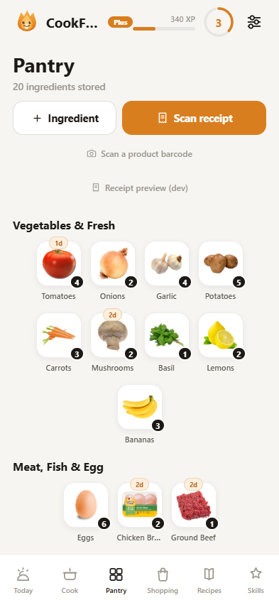 CookFuse app: pantry with expiry badges on ingredients